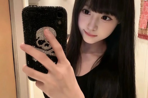 娱乐圈惊天大瓜！三位顶流女星为何从神坛跌成人人喊打？